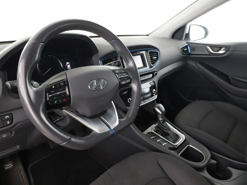 Hyundai IONIQ hybryda kamera ACC Bluetooth klima-auto