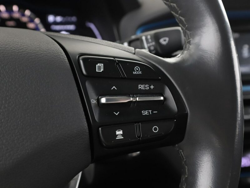 Hyundai IONIQ hybryda kamera ACC Bluetooth klima-auto