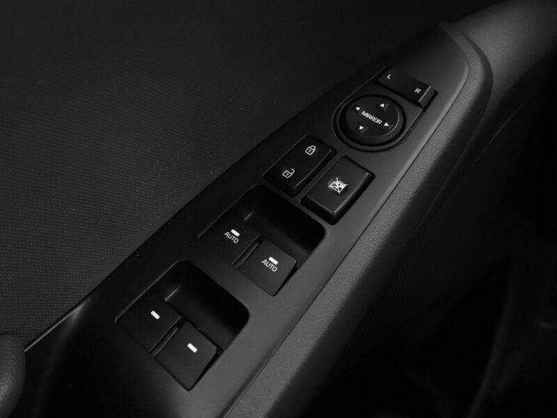 Hyundai IONIQ hybryda kamera ACC Bluetooth klima-auto