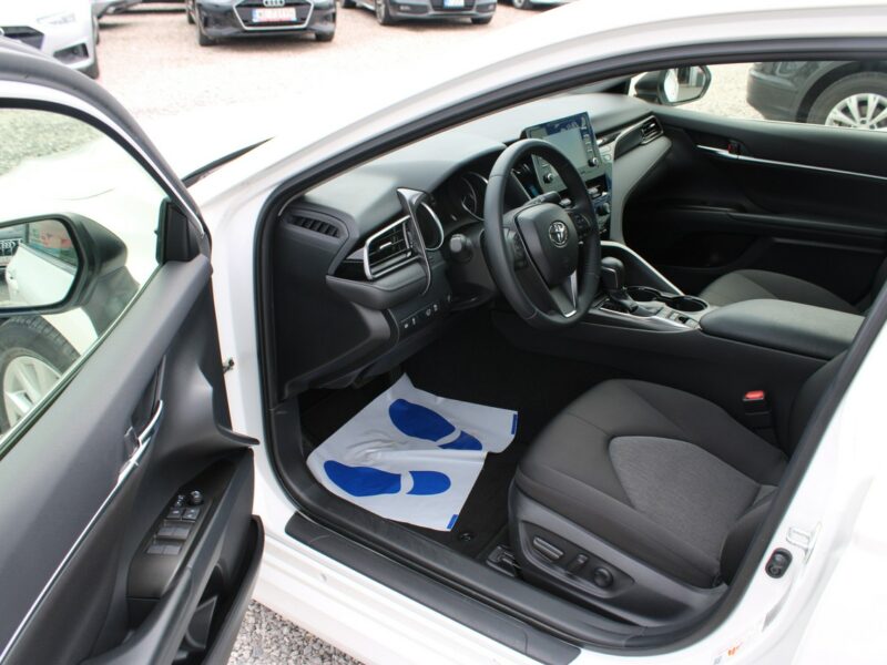 Toyota Camry 2.5 Hybrid e-CTV Comfort F-vat Kamera Gwarancja IX (2018-)