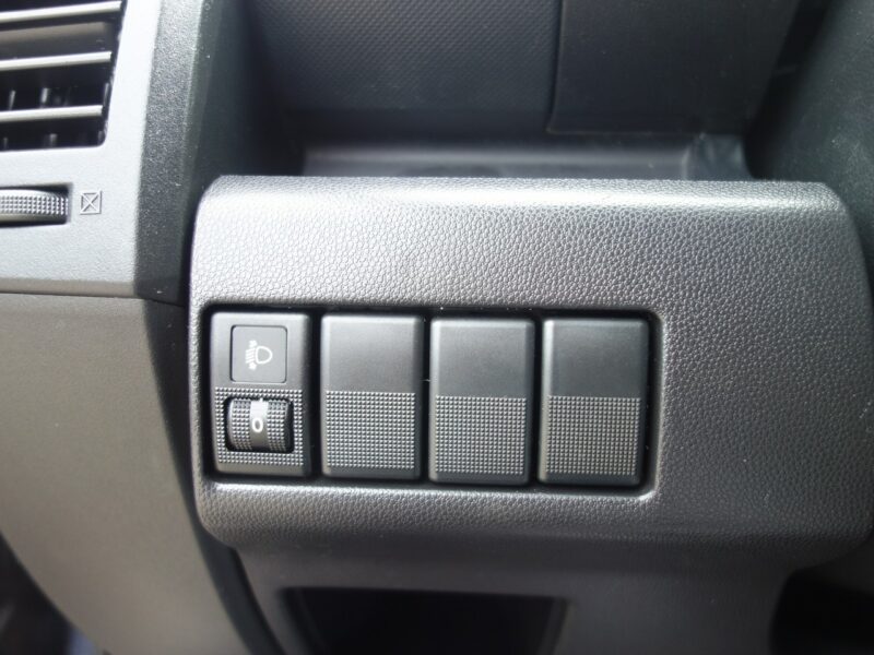 Mazda 5 Mazda 5 1.8 benzyna 115 km 7 osobowa bezwypadkowa I (2005-2010)