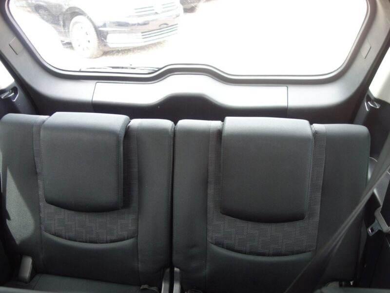 Mazda 5 Mazda 5 1.8 benzyna 115 km 7 osobowa bezwypadkowa I (2005-2010)