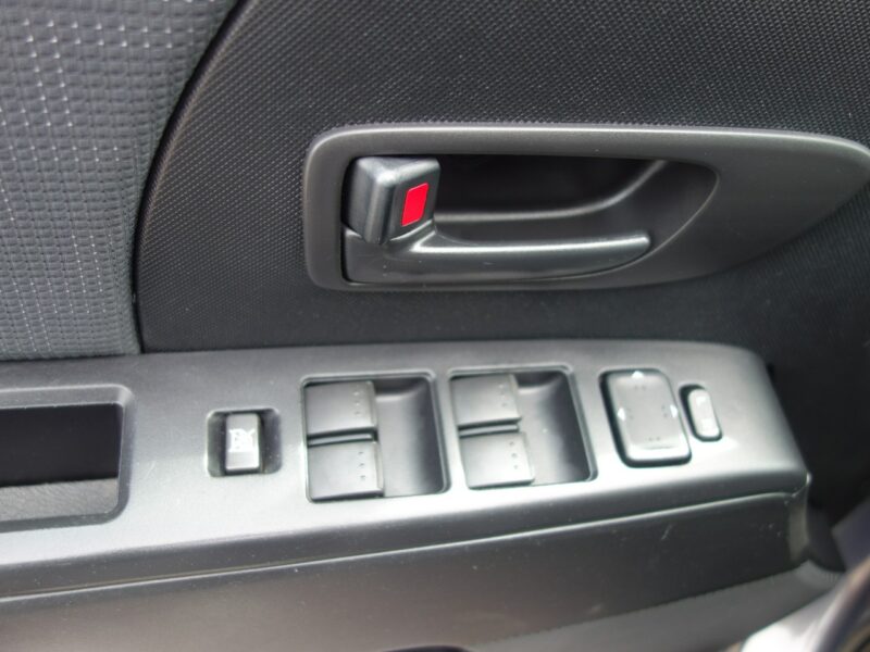 Mazda 5 Mazda 5 1.8 benzyna 115 km 7 osobowa bezwypadkowa I (2005-2010)