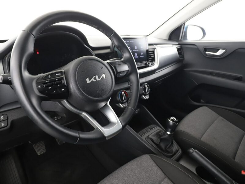 Kia Stonic kamera Bluetooth klima tempomat niski przebieg
