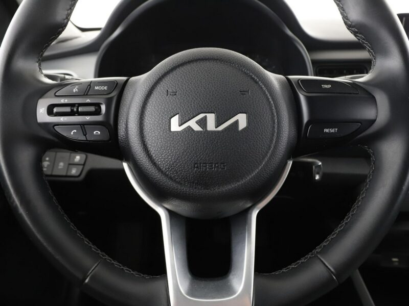 Kia Stonic kamera Bluetooth klima tempomat niski przebieg