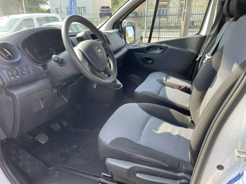 Opel Vivaro Vivaro dla Niepełnosprawnych Inwalida Rampa na 2 Wózki 2019 PFRON II (2014-2019)