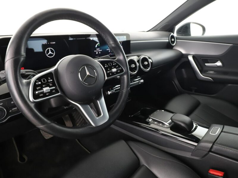 Mercedes A 180 A180d automat skóra navi kamera LED tempomat W177 (2018-)