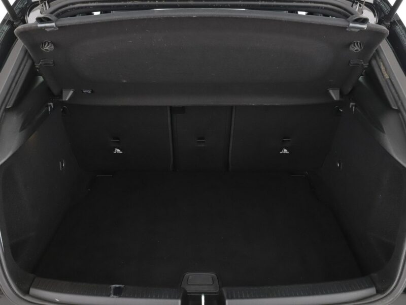 Mercedes A 180 A180d automat skóra navi kamera LED tempomat W177 (2018-)