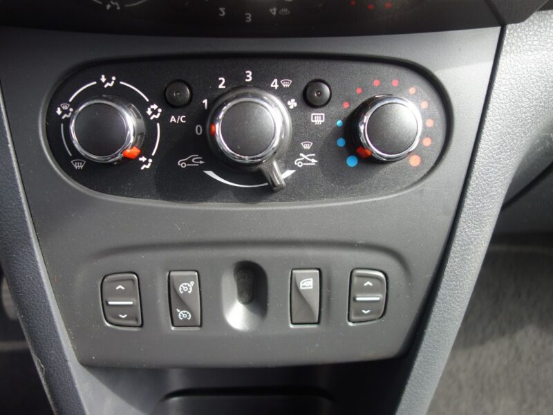 Dacia Sandero Stepway Dacia Sandero Stepway 2015r 900 benzyna 90 km navi tempomat II (2012-2020)