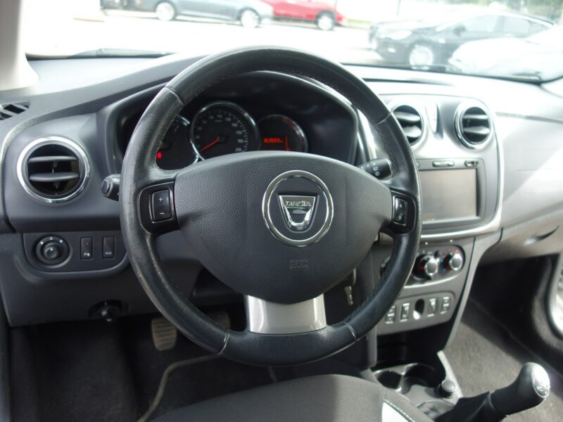 Dacia Sandero Stepway Dacia Sandero Stepway 2015r 900 benzyna 90 km navi tempomat II (2012-2020)