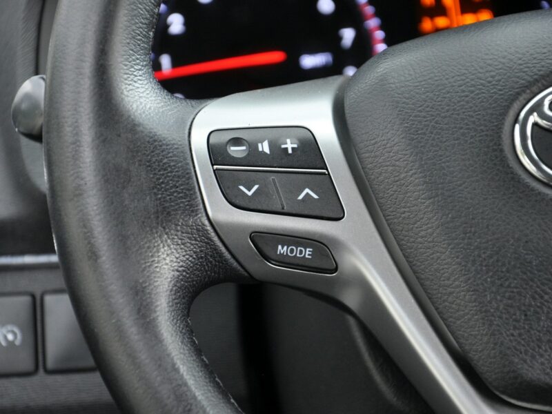 Toyota Avensis 1,8VVTi 147KM Executive/Navi/Alkantara/Alufelgi/Kamera/Ledy/PółSkóry III (2009-)