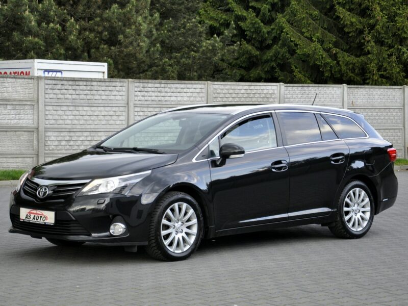 Toyota Avensis 1,8VVTi 147KM Executive/Navi/Alkantara/Alufelgi/Kamera/Ledy/PółSkóry III (2009-)