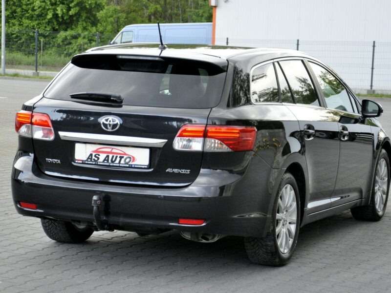 Toyota Avensis 1,8VVTi 147KM Executive/Navi/Alkantara/Alufelgi/Kamera/Ledy/PółSkóry III (2009-)