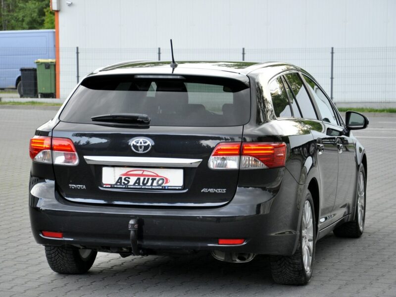 Toyota Avensis 1,8VVTi 147KM Executive/Navi/Alkantara/Alufelgi/Kamera/Ledy/PółSkóry III (2009-)
