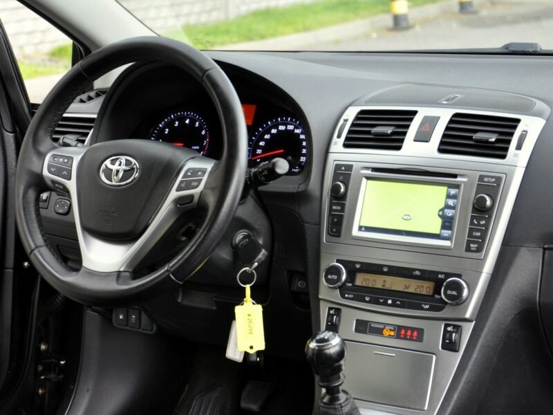Toyota Avensis 1,8VVTi 147KM Executive/Navi/Alkantara/Alufelgi/Kamera/Ledy/PółSkóry III (2009-)