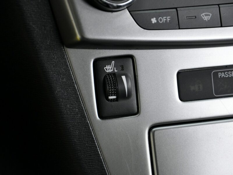 Toyota Avensis 1,8VVTi 147KM Executive/Navi/Alkantara/Alufelgi/Kamera/Ledy/PółSkóry III (2009-)