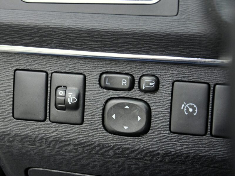 Toyota Avensis 1,8VVTi 147KM Executive/Navi/Alkantara/Alufelgi/Kamera/Ledy/PółSkóry III (2009-)