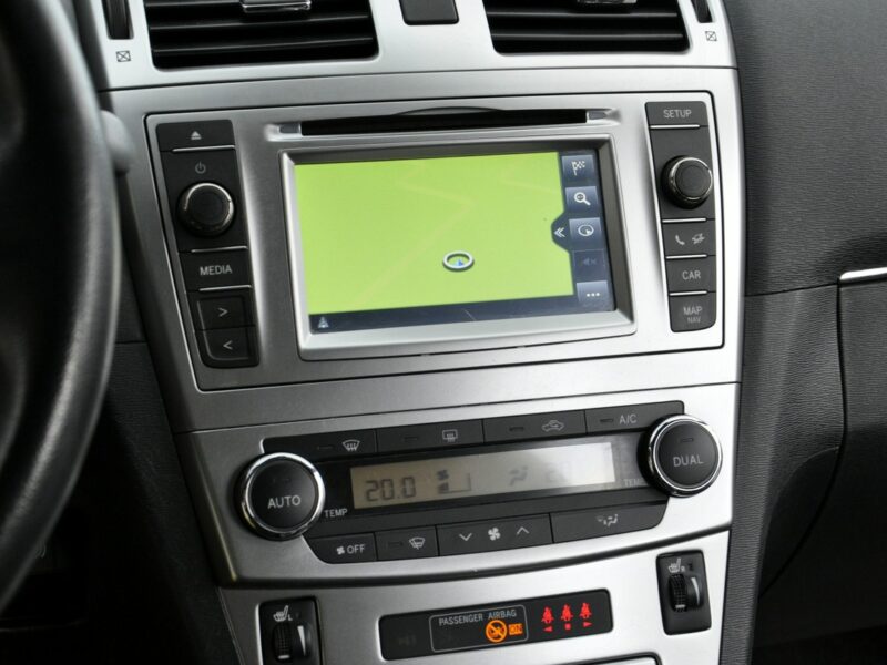 Toyota Avensis 1,8VVTi 147KM Executive/Navi/Alkantara/Alufelgi/Kamera/Ledy/PółSkóry III (2009-)