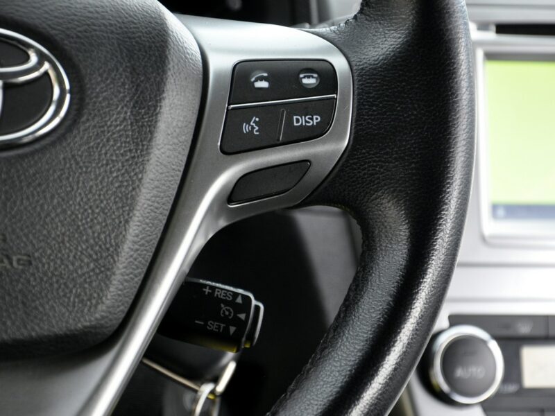 Toyota Avensis 1,8VVTi 147KM Executive/Navi/Alkantara/Alufelgi/Kamera/Ledy/PółSkóry III (2009-)