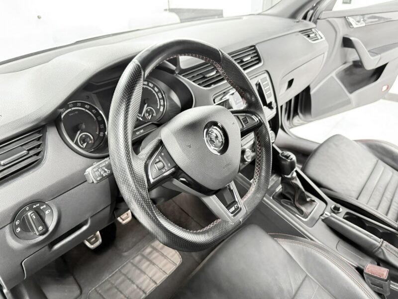 Škoda Octavia RS 2.0 TDI 184KM*VRSMode*KeyLessGo*LED*Bi-Xenon*Navi*Skóry*HAK*Niemiec III (2013-)