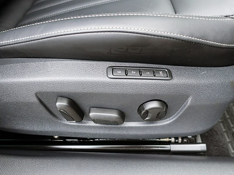 Škoda Superb Laurin&Klement AUTOMAT ACC GWARANCJA 1wł Kraj Bezwyp Serwisowany F23% III (2015-2023)