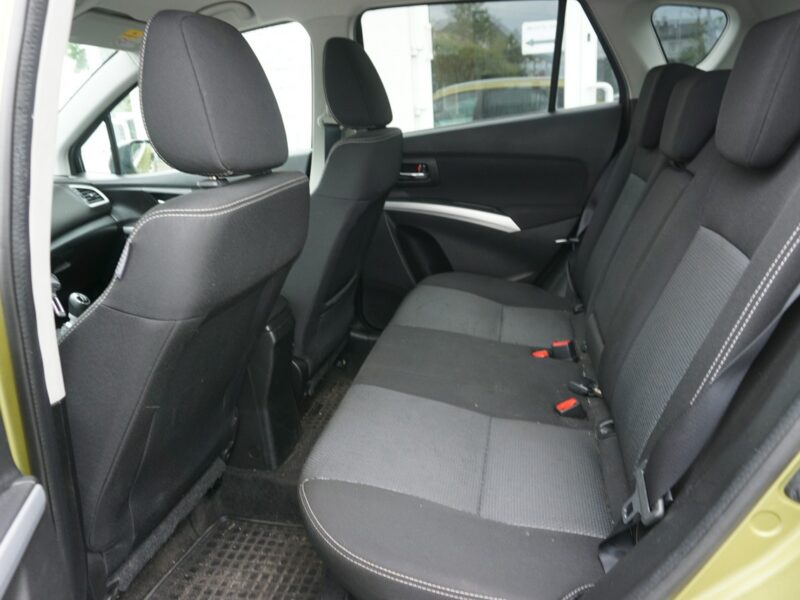 Suzuki SX4 S-Cross polski salon