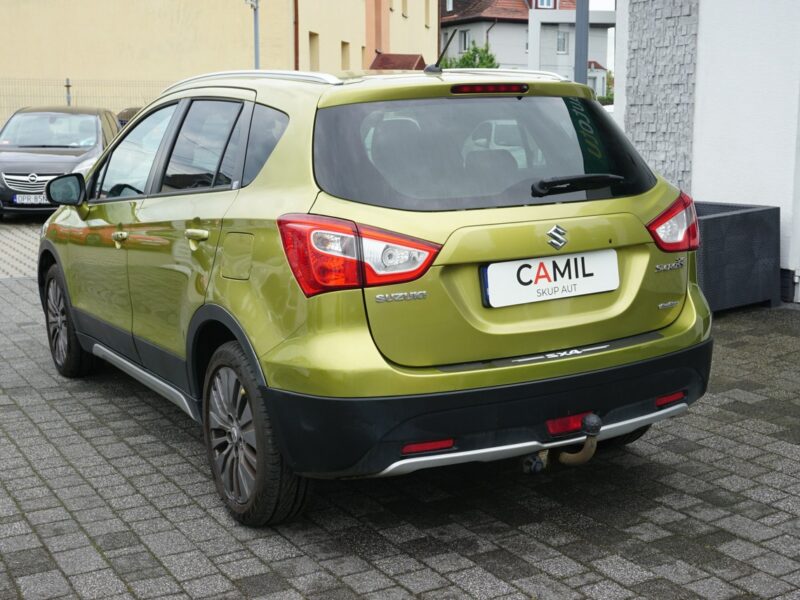 Suzuki SX4 S-Cross polski salon