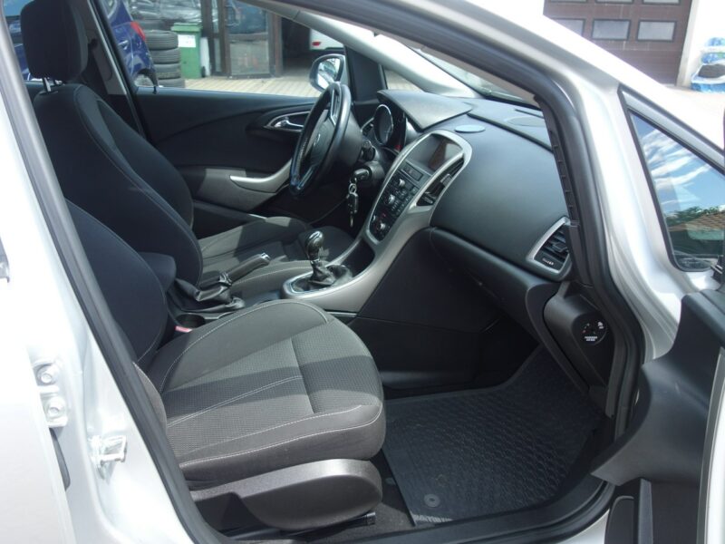 Opel Astra OPEL ASTRA KOMBI J (2009-2019)