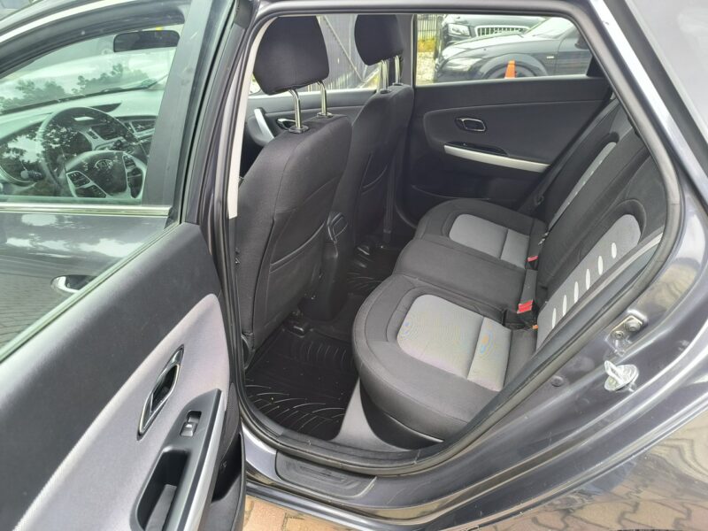 Kia Cee'd 1.6 CRDi 128KM Klimatronic II (2012-)
