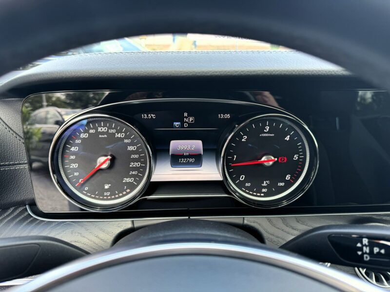 Mercedes E 220 Polski Salon, Pełny serwis, Panorama dach, Kamera cofania, LED, AMG W213 (2016-)