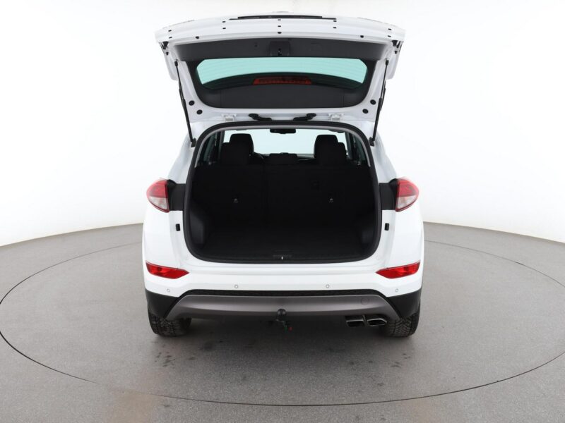Hyundai Tucson navi klima auto grzane fotele i kierownica kamera i czujniki parkowani III (2015-2020)