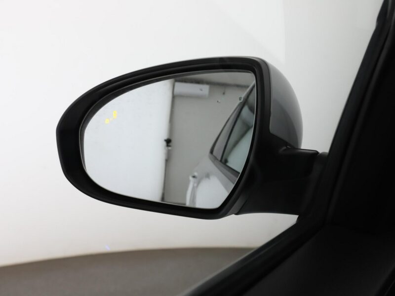Hyundai Tucson navi klima auto grzane fotele i kierownica kamera i czujniki parkowani III (2015-2020)