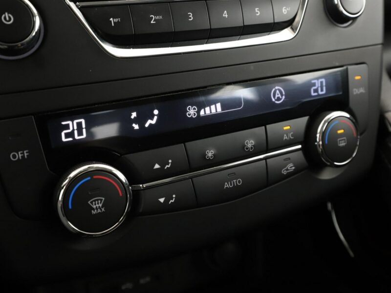 Renault Kadjar klima auto, czujniki parkowania, multifunkcja I (2015-)