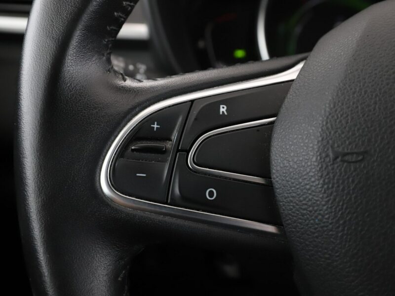 Renault Kadjar klima auto, czujniki parkowania, multifunkcja I (2015-)