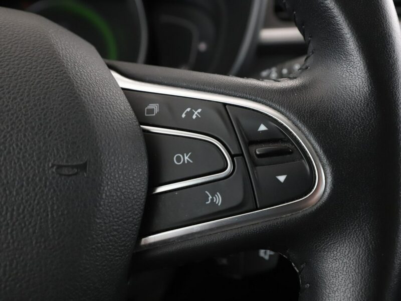 Renault Kadjar klima auto, czujniki parkowania, multifunkcja I (2015-)