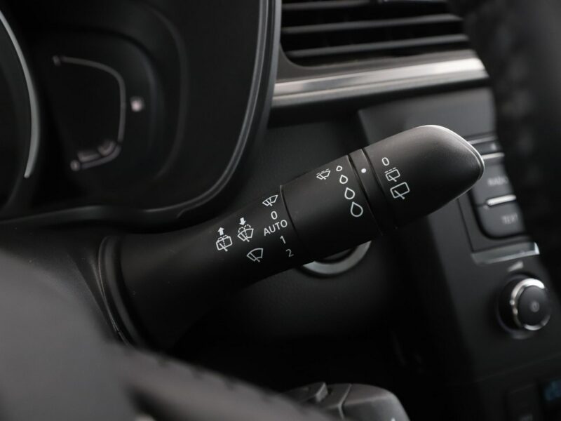 Renault Kadjar klima auto, czujniki parkowania, multifunkcja I (2015-)
