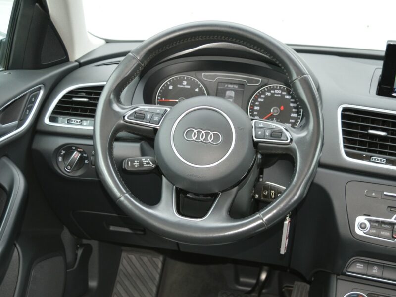 Audi Q3 2.0TDI Ultra S-Tronic 100% bezwypadkowy Bi-Xenon LED Navi NOWY ROZRZĄD I (2011-2018)