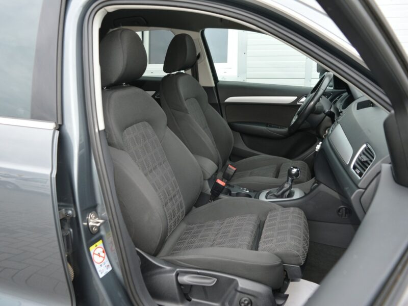Audi Q3 2.0TDI Ultra S-Tronic 100% bezwypadkowy Bi-Xenon LED Navi NOWY ROZRZĄD I (2011-2018)