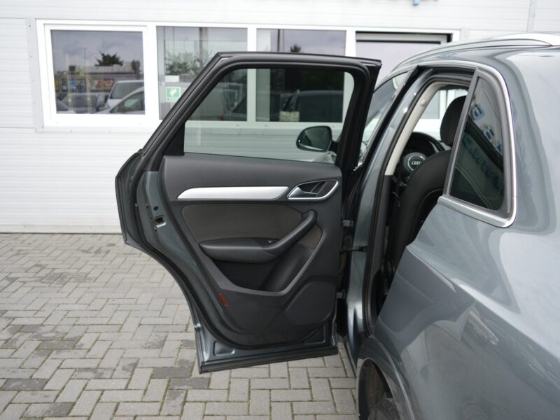Audi Q3 2.0TDI Ultra S-Tronic 100% bezwypadkowy Bi-Xenon LED Navi NOWY ROZRZĄD I (2011-2018)
