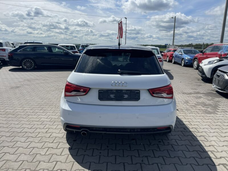 Audi A1 S-line Parktronik Podgrzewanie BOSE 8X (2010-)