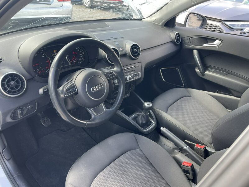 Audi A1 S-line Parktronik Podgrzewanie BOSE 8X (2010-)