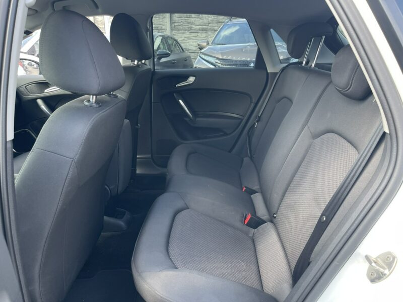 Audi A1 S-line Parktronik Podgrzewanie BOSE 8X (2010-)