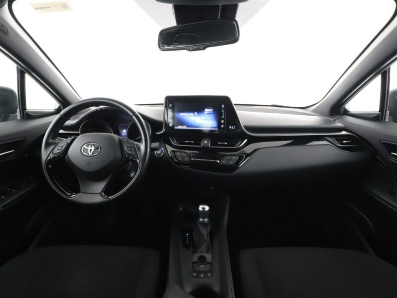 Toyota C-HR hybryda niski przebieg kamera navi ACC