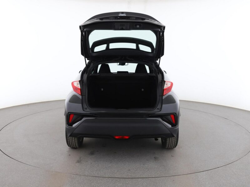 Toyota C-HR hybryda niski przebieg kamera navi ACC