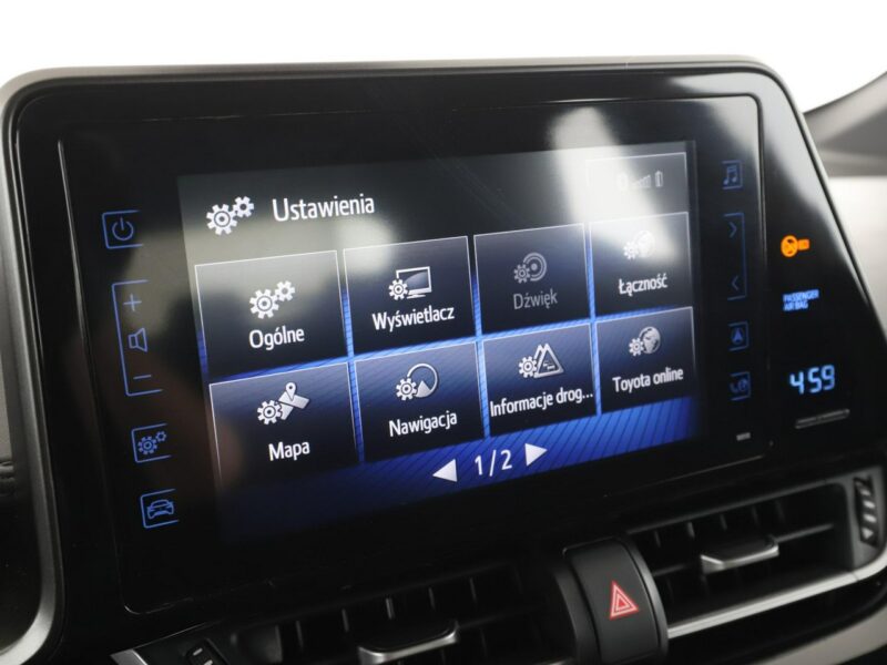 Toyota C-HR hybryda niski przebieg kamera navi ACC
