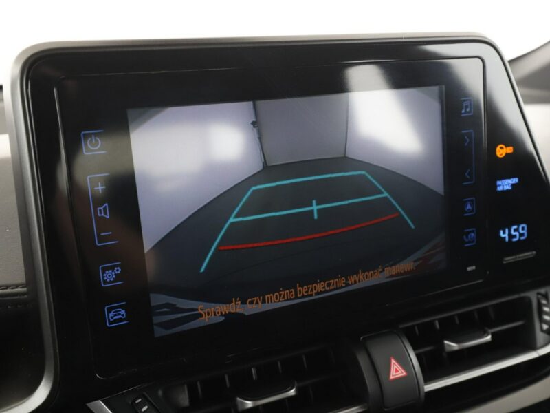 Toyota C-HR hybryda niski przebieg kamera navi ACC