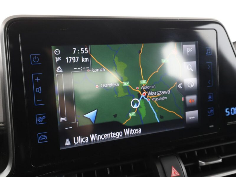 Toyota C-HR hybryda niski przebieg kamera navi ACC