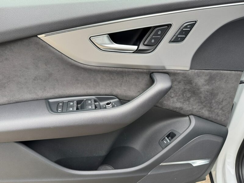 Audi Q7 Salon Polska - Bezwypadkowy - Gwarancja 12 miesięcy - 7 osobowy III (2015-)