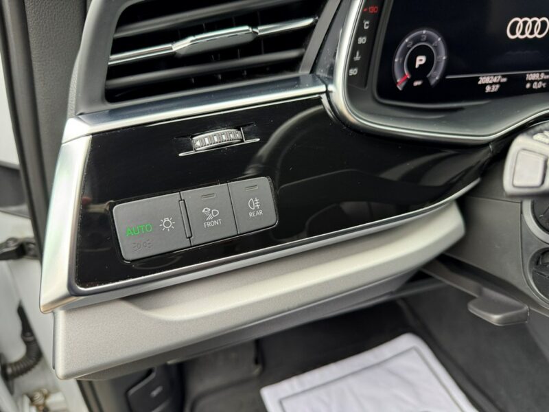 Audi Q7 Salon Polska - Bezwypadkowy - Gwarancja 12 miesięcy - 7 osobowy III (2015-)