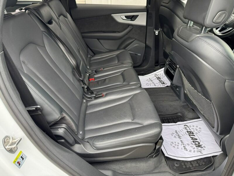 Audi Q7 Salon Polska - Bezwypadkowy - Gwarancja 12 miesięcy - 7 osobowy III (2015-)